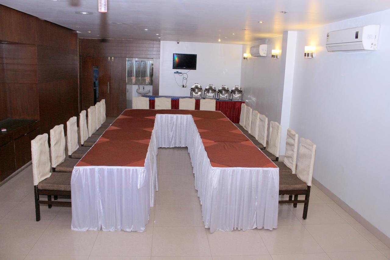 Hotel Aarya Inn Rāipur 외부 사진