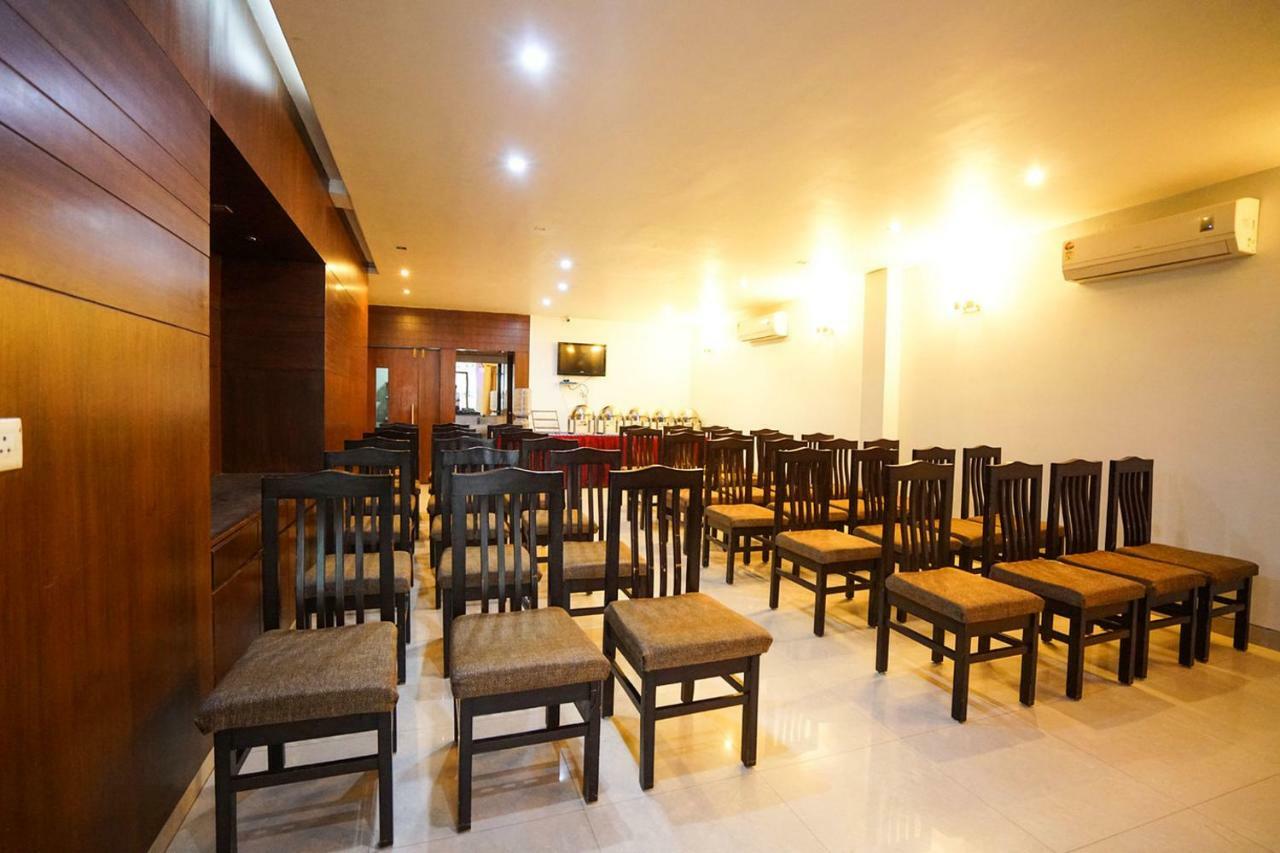 Hotel Aarya Inn Rāipur 외부 사진